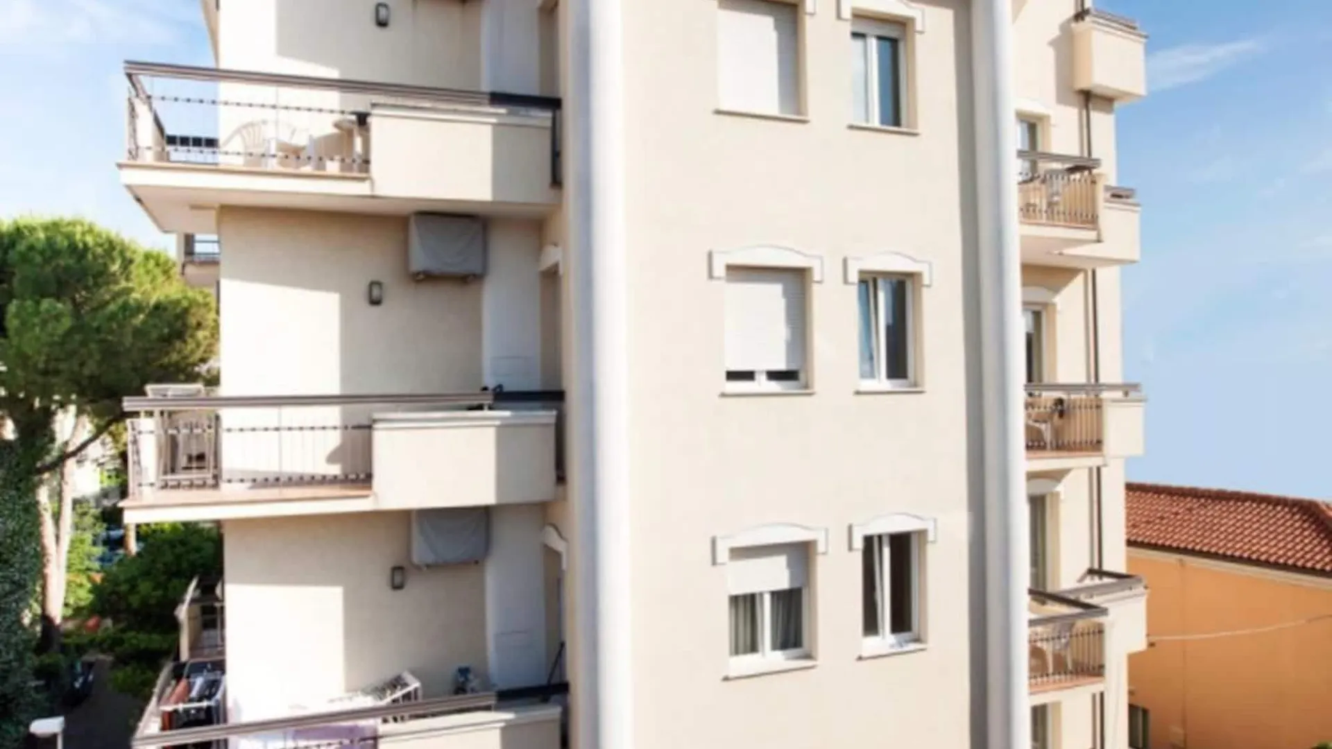 Residence Fellini Rimini Aparthotel